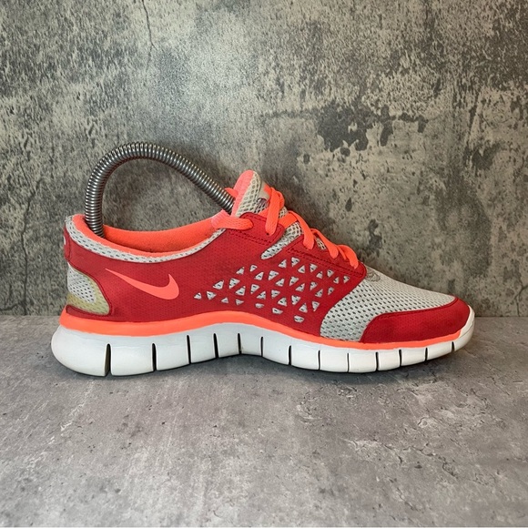 Nike Free Run Running Shoes Womens sz 7.5 - red/orange/greyNike - Picture 3 of 9